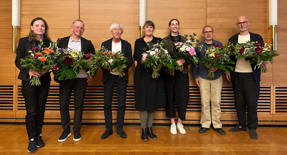 Der siebenköpfige Vorstand (v.l.n.r.): Elke Hobmeyr, Eike Richter, Carl Herwarth von Bittenfeld, Wiebke Ahues (Vizepräsidentin), Marina Kuck (Vizepräsidentin), Eike Roswag-Klinge (Präsident), Slavis Poczebutas