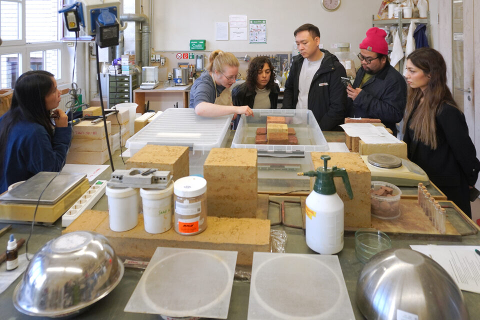 Laborworkshop mit Experimental Foundation, Bauhaus Erde