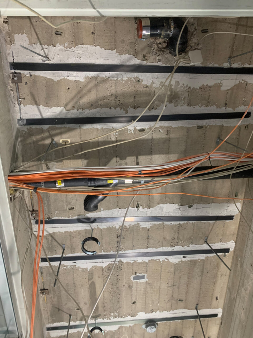 Bestandserhalt statt Abriss und Neubau | Tragwerksverstärkung mit Kohlefaserkunststoff (CFK)